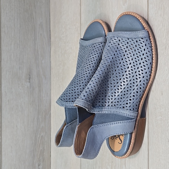 Sofft Women Nalda Leather Perforated Open Toe Sandals Shoes Sz 6.5M - Picture 3 of 12